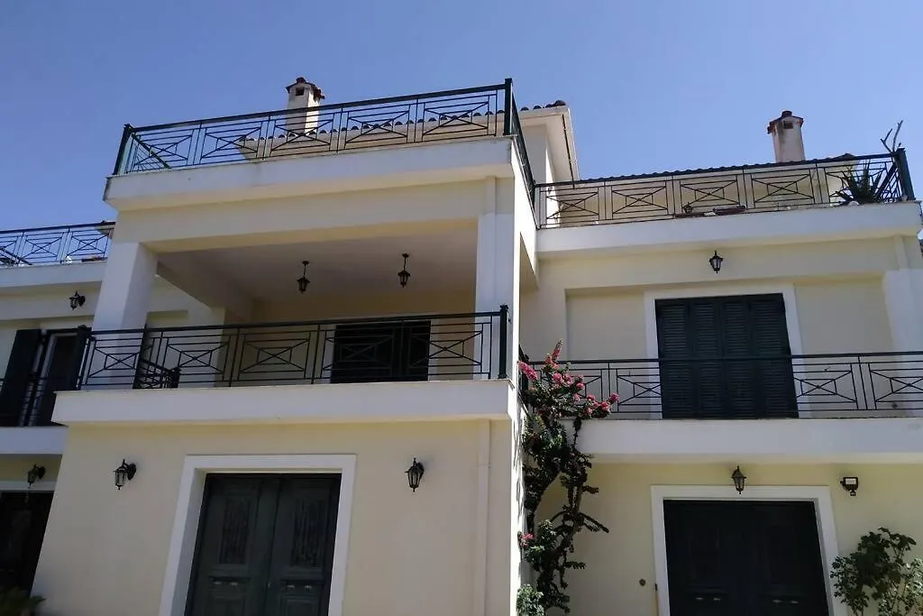 Fiorela Maisonette Sami  Holiday home